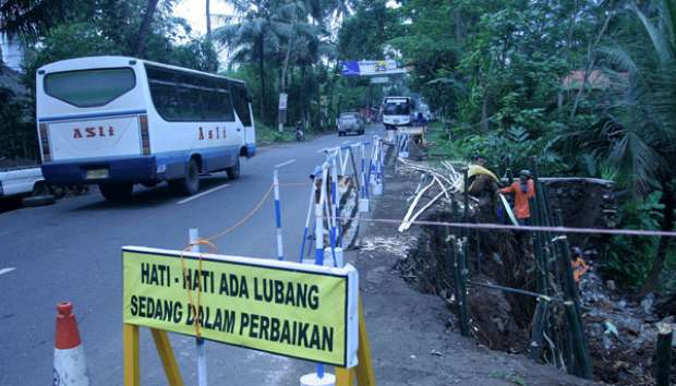 Tertimbun Longsoran, Jalur Trenggalek- Ponorogo Putus