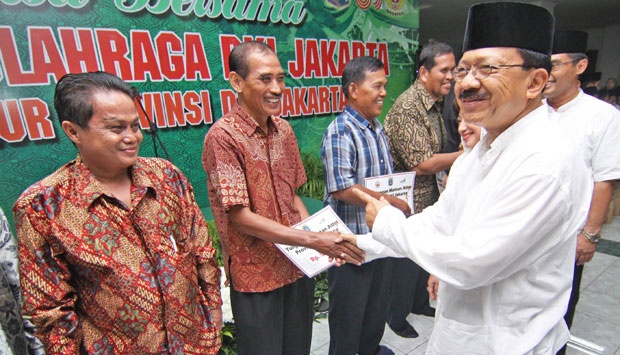 Foke: Untung Gubernur Bisa Nabuh Bedug Foke: Untung Gubernur Bisa Nabuh Bedug