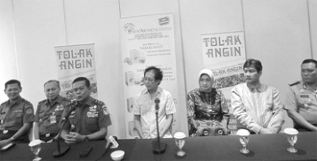 Herbal dalam Pelayanan Kesehatan Terkini Herbal dalam Pelayanan Kesehatan Terkini