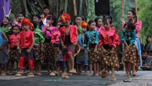 Melestarikan Permainan Tradisional di Festival Dolanan Bocah