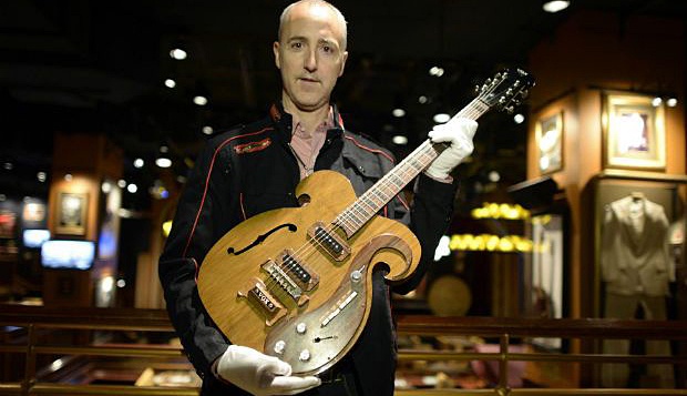 Gitar John Lennon Laku Rp 3,9 Miliar Gitar John Lennon Laku Rp 3,9 Miliar
