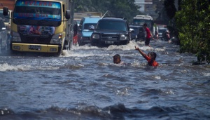 Gara-gara Banjir, Daan Mogot Macet 5 Km
