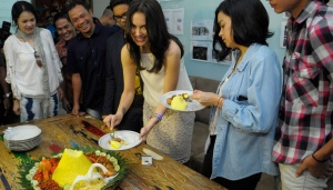 Sophia Latjuba Jadi Produser Film