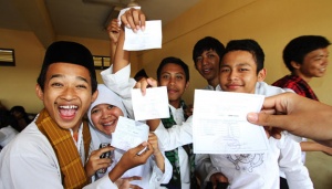 Tingkat Kelulusan UN SMA Jakarta 99,85%