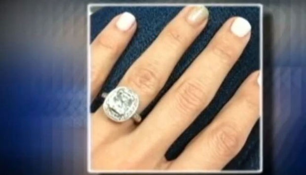 Cincin Seharga Rp 277 Juta Dijual Rp 99 Ribu Cincin Seharga Rp 277 Juta Dijual Rp 99 Ribu