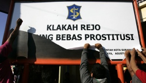 Puluhan Warga Tolak Penutupan Lokalisasi Klakahrejo