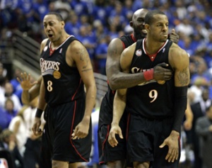 Basket NBA: Warriors dan Sixers Lolos ke Semifinal Wilayah