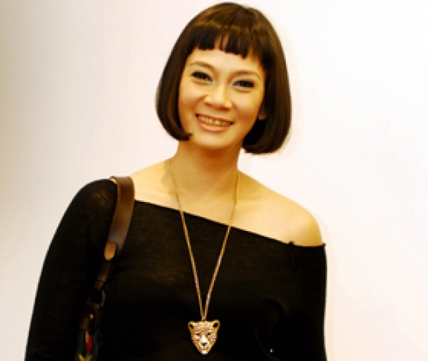 Dian Nitami Manut Pada Suami - Seleb - TEMPO.co