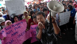 Perusahaan Padat Karya di Jawa Barat Minta Penangguhan Upah