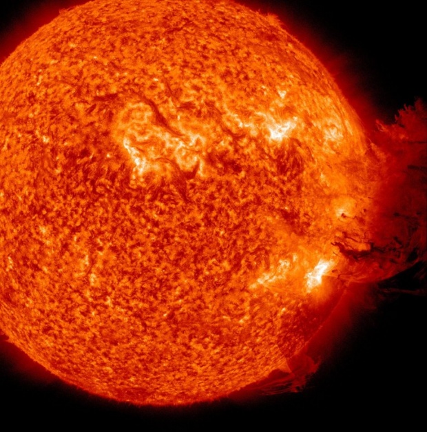 Today's Top 3 News: Solar Flare, Papuan Student Protest