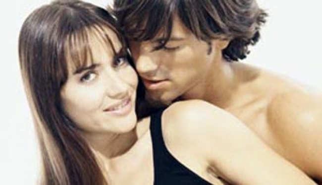 Yalangoch nudistlar raqsga tushmoqda Rus toy porno tomosha