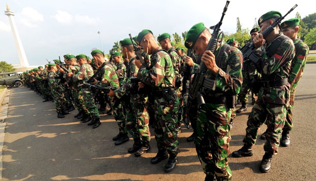 Indonesia's Defense Ministry to Limit Official Cars to Save Fuel