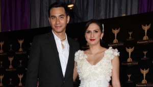 Rahasia Keluarga Bahagia Donna Agnesia dengan Suami Lebih Muda