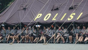 Jaga Natal 2017, Puluhan Polwan Patroli Naik Motor Trail