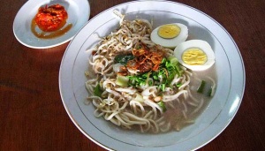 Sarapan Idaman, Mi Celor Palembang dengan Kuah Kaldu Otak Udang