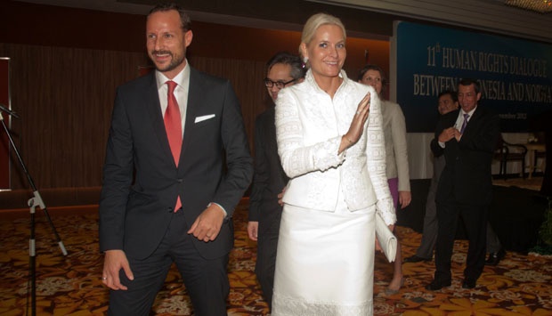 Epstein Files: Norway's Crown Princess Says 'Embarrassing'