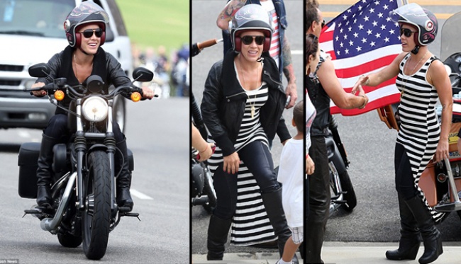 Beginilah Gaya Penyanyi Pink Naik Harley Davidson | tempo.co