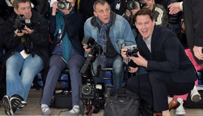 Channing Tatum Jadi Paparazi di Festival Film Cannes | tempo.co