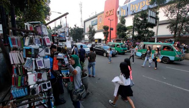 Bandung Belediye Başkanı Kiaracondong Pazarındaki Sokak Satıcılarının Tahliye Edilmemesini Sağladı