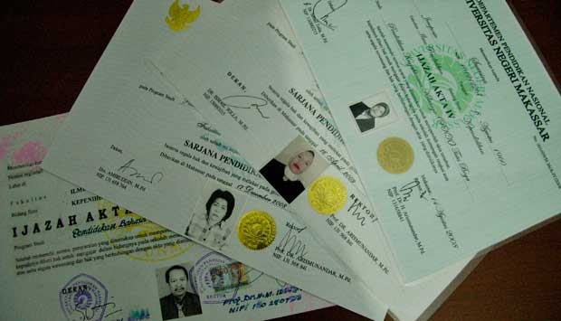 Japan Mayor Resigns over Fake Diploma Scandal