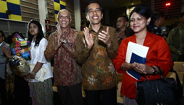Presiden Jokowi Hadiri Wisuda Putranya di Singapura - Foto ...