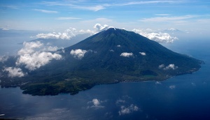 Erupsi, Kolom Abu Gunung Gamalama Mencapai Tinggi 250 Meter