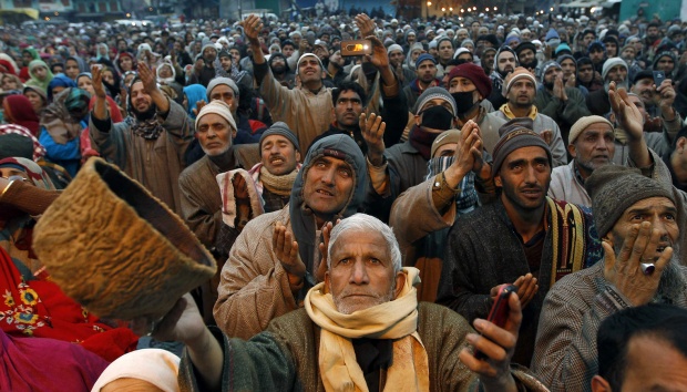 Doa Ribuan Muslim Kashmir Untuk Syekh Abdul Qadir Jaelani