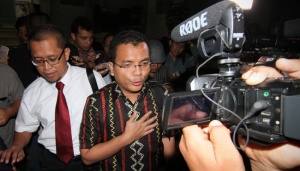 Alasan Denny Indrayana Mau Jadi Pengacara Penggarap Meikarta