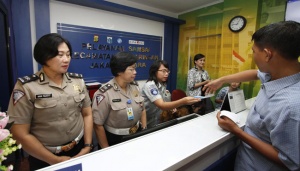 Samsat Makassar Tagih Penunggak Pajak Kendaraan Bermotor di Mal