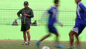 Liga 1: Jika Gagal Kalahkan PSM, Pelatih Arema FC Bisa Dipecat