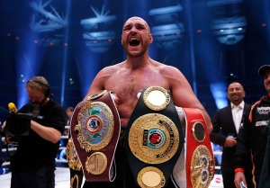 Tinju Dunia: Ada Tawuran Penonton di Duel Tyson Fury Vs Seferi
