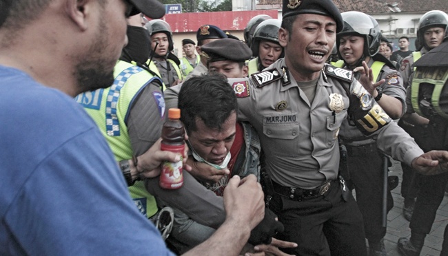 HD porno anusni yalash