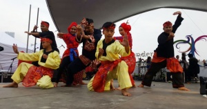 Promosi Wisata, Pesilat Indonesia Beraksi di Tower Bridge, London