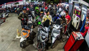 Jokowi Wajibkan Pertamina Jual Premium di Jawa, Madura dan Bali