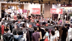 Akhir Tahun, Retail Tambah Pasokan Fesyen Dua Kali Lipat