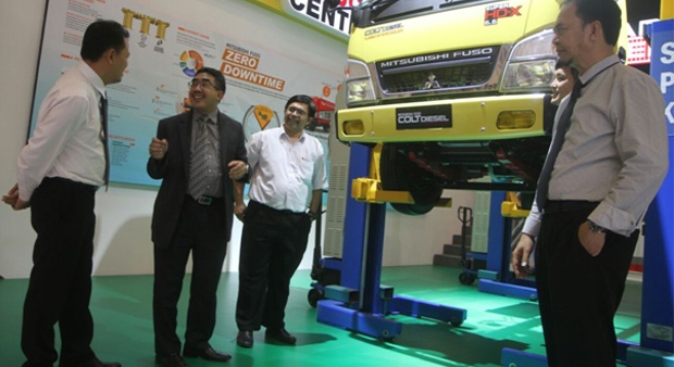 Booth Mitsubishi Fuso Kedatangan Juragan