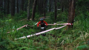 Balap Sepeda Indonesia Downhill: Ateng Mulyadi Kuasai Kelas Elite