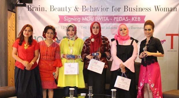 Kiat Sukses Rumah Tangga dan Karier Fillerina