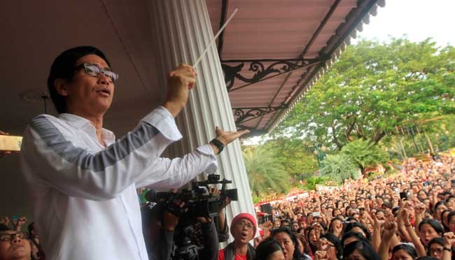 Ingin Ahok Dibantar, Pendukung Kumpulan KTP untuk Jaminan | tempo.co
