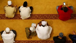 Singapore to Close Mosques to Prevent Coronavirus Spread