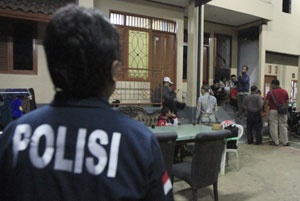 Sekelompok Orang Serang dan Usir Penganut Ahmadiyah di NTB