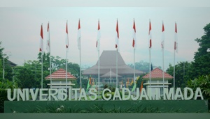 Kisah Anak Satpam Meraih Gelar Doktor Bidang Pariwisata di UGM