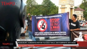 Ngabuburit, Komunitas Motor Tua Bagi Takjil dan Kampanye Anti Hoax