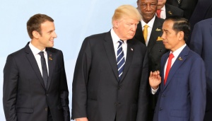 Macron Danai 13 Peneliti AS Soal Inisiatif Perubahan Iklim Paris