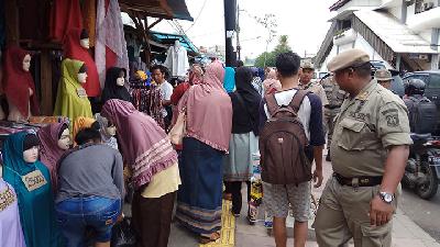 Janji Satpol PP Tanggapi Temuan Ombudsman Soal PKL Tanah Abang