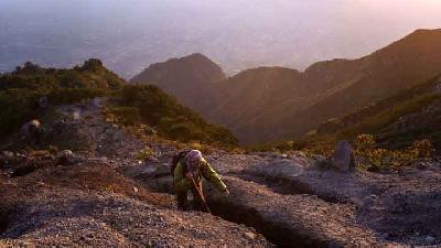 Agar Tak Tersesat, Perhatikan 5 Hal Sebelum Mendaki Gunung