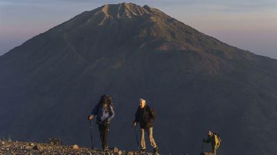 Dua Santri Tersesat di Gunung Merapi