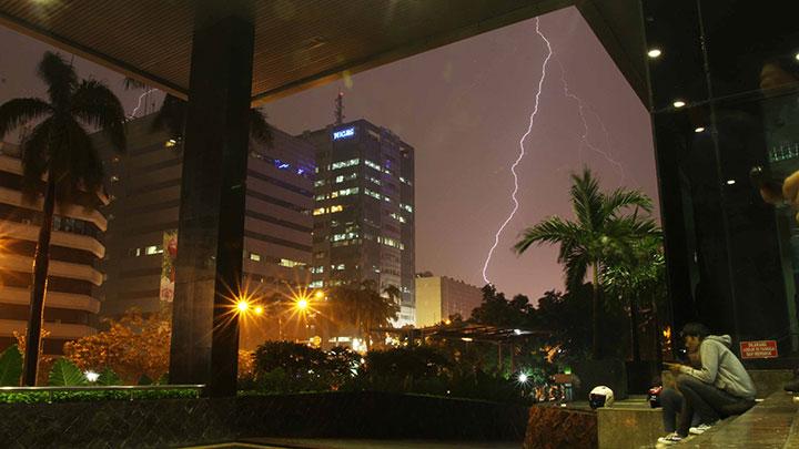 Thunderstorms Expected in Jakarta This Afternoon, Says BMKG