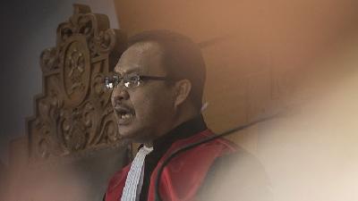 Beda Hakim Kusno dan Cepi Iskandar di Praperadilan Setya Novanto