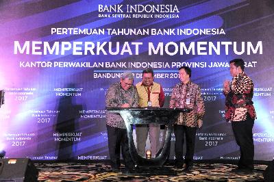 Cegah Korupsi, Pemprov Jabar Sepakati Implementasi Non-Tunai